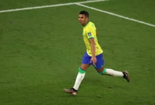O único brasileiro na seleção é o volante Casemiro, que atua pelo Manchester United - Foto: Adrian DENNIS / AFP
